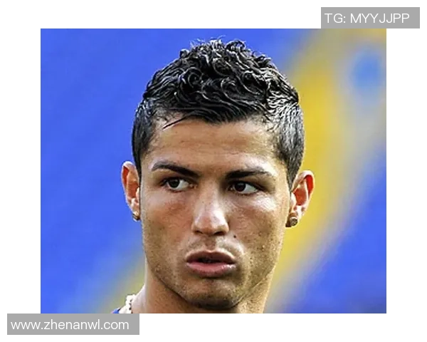 C罗足球明星发型解析从经典到创新的风格演变与影响